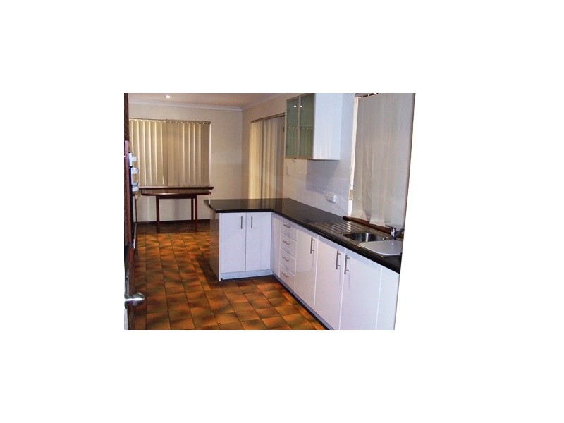 8 Greenhill Court, Kallaroo WA 6025