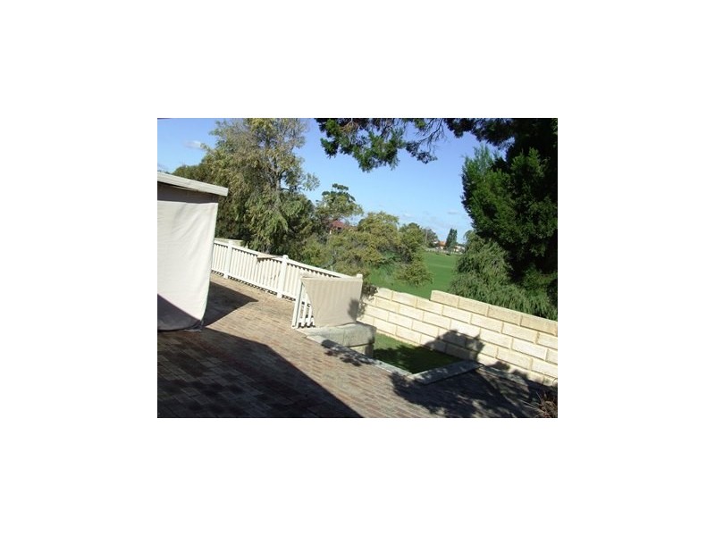 8 Greenhill Court, Kallaroo WA 6025