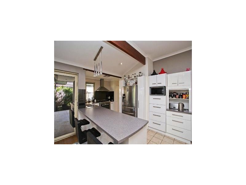 53 Cadoux Loop, Hocking WA 6065