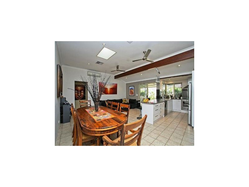 53 Cadoux Loop, Hocking WA 6065