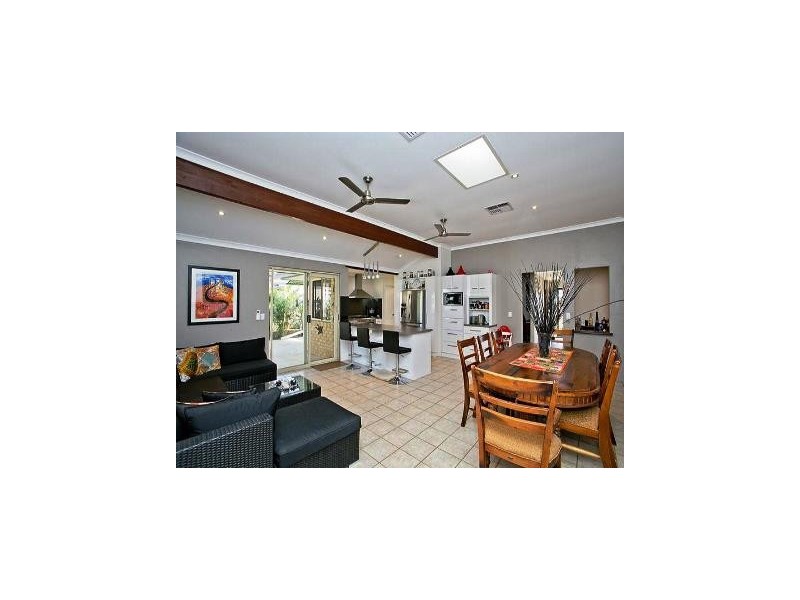 53 Cadoux Loop, Hocking WA 6065