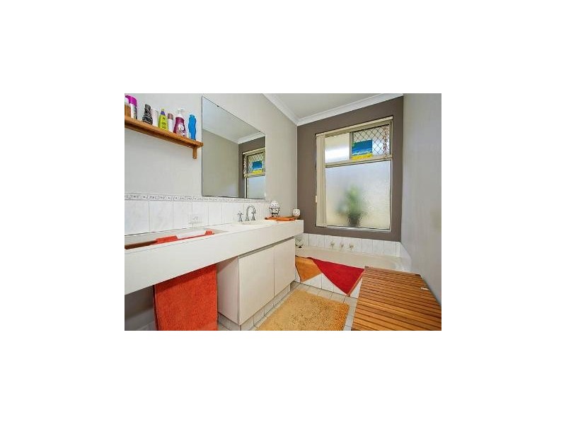 53 Cadoux Loop, Hocking WA 6065