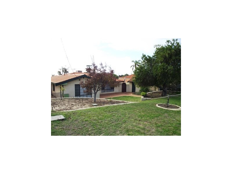 36 Gleddon Way, Hillarys WA 6025