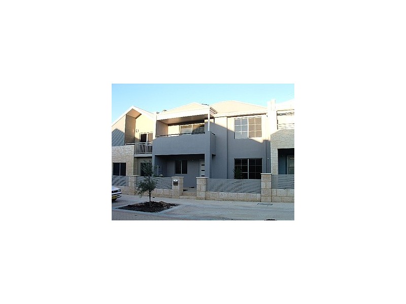 9 Fenian Pass, Hillarys WA 6025