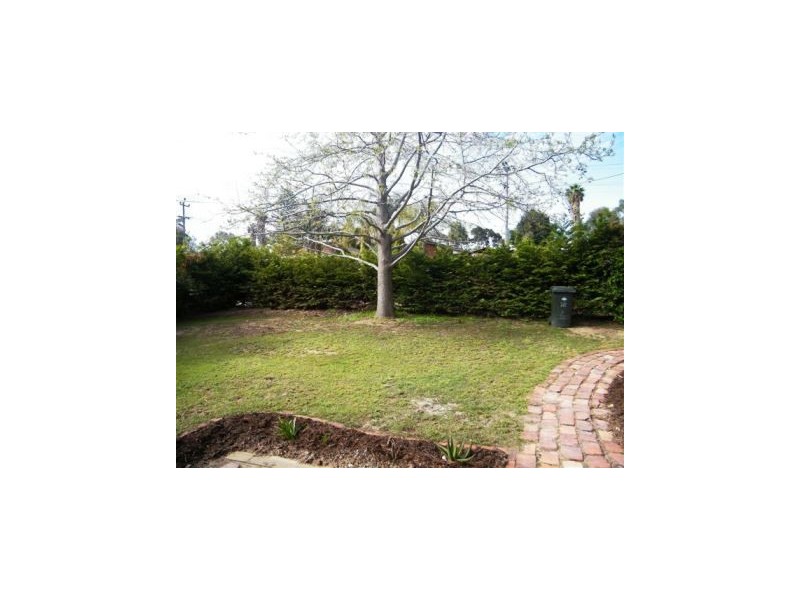 21 Thompson Drive, Wanneroo WA 6065