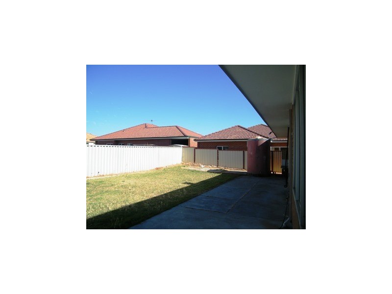 15 Carisbrooke Loop, Hocking WA 6065