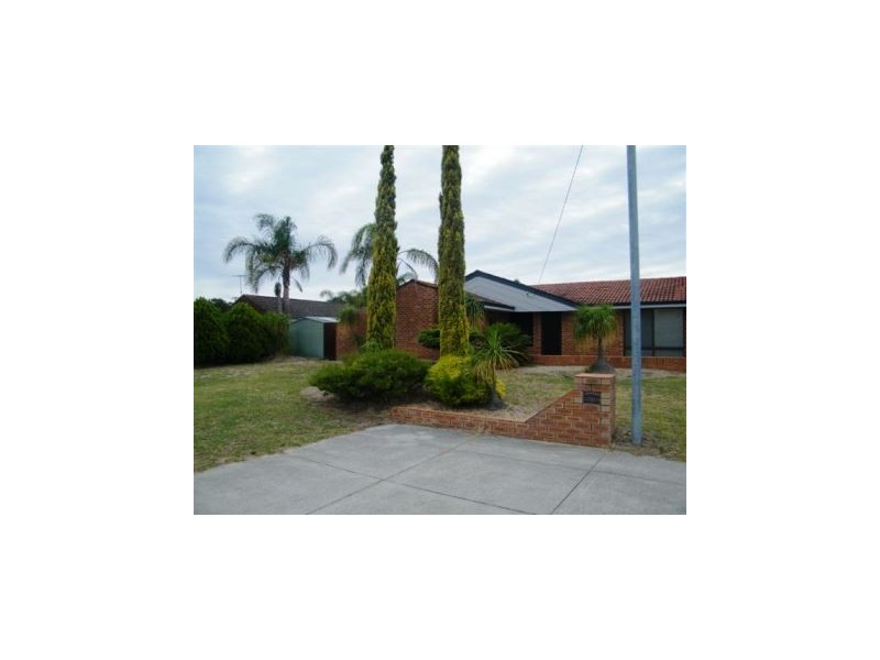 4 Dandaloo Crescent, Wanneroo WA 6065