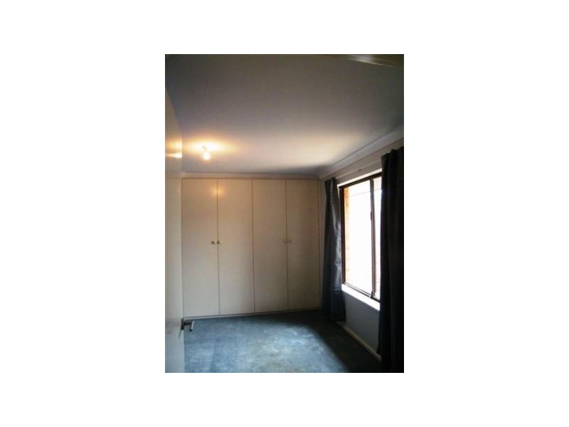 4 Dandaloo Crescent, Wanneroo WA 6065