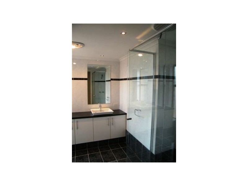 4 Dandaloo Crescent, Wanneroo WA 6065