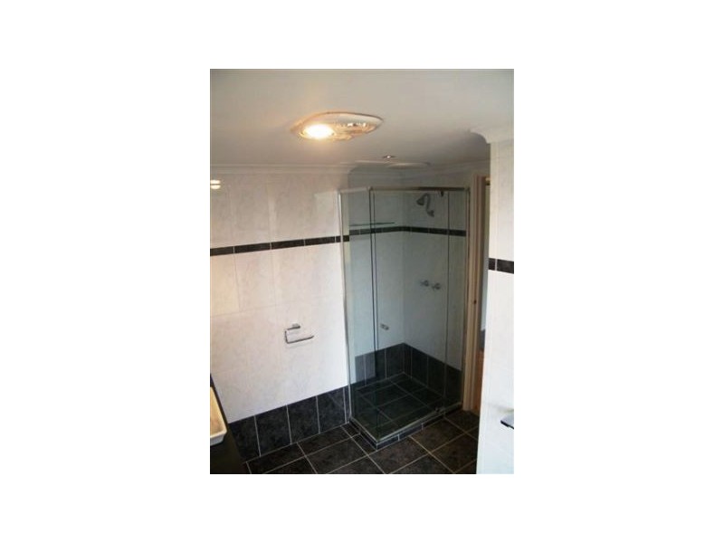 4 Dandaloo Crescent, Wanneroo WA 6065