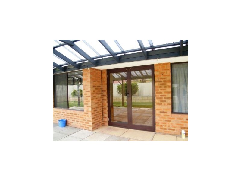 4 Dandaloo Crescent, Wanneroo WA 6065