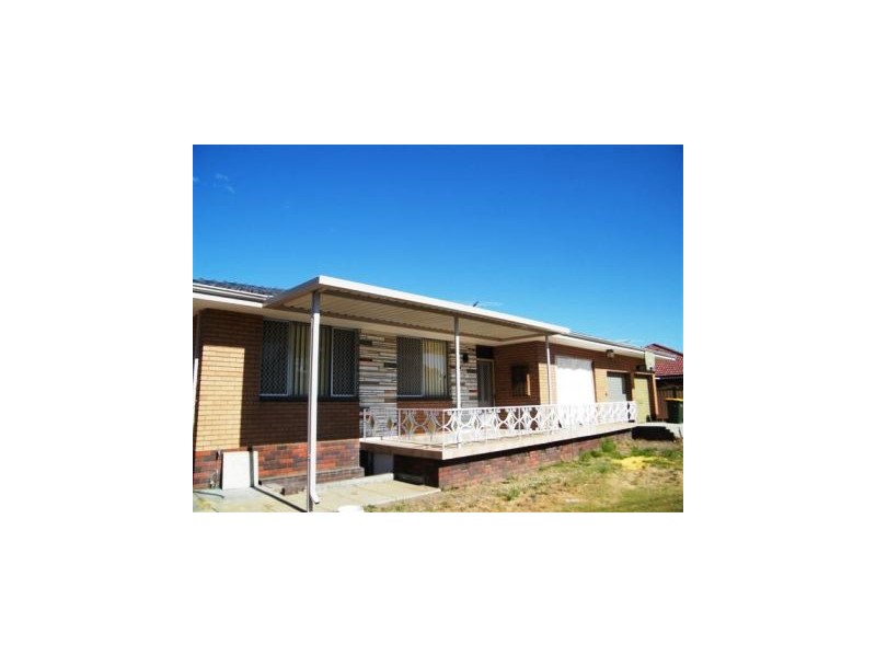 15 Carisbrook Loop, Hocking WA 6065