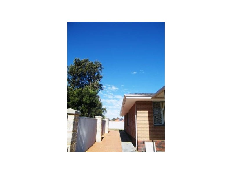 15 Carisbrook Loop, Hocking WA 6065