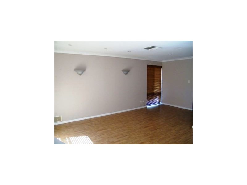 7 Desault Cove, Ballajura WA 6066