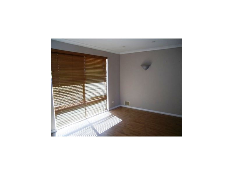 7 Desault Cove, Ballajura WA 6066