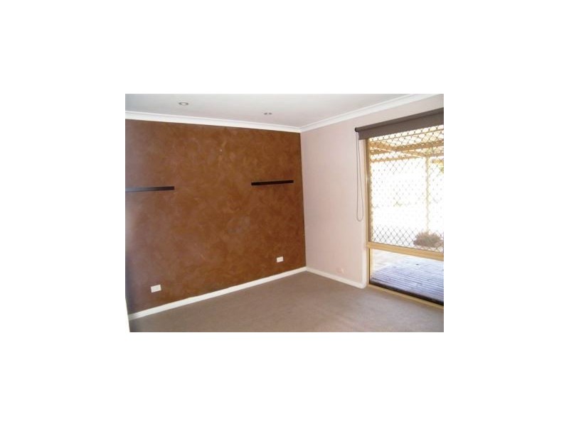 7 Desault Cove, Ballajura WA 6066