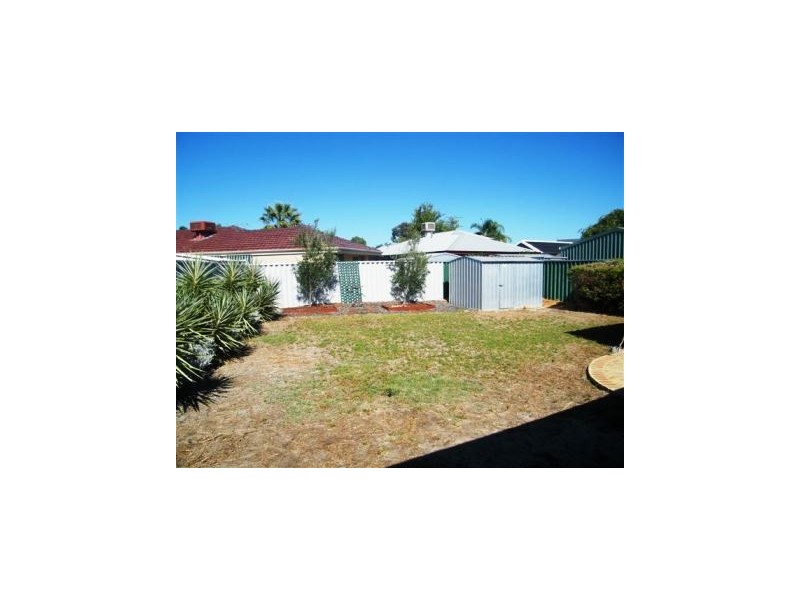 7 Desault Cove, Ballajura WA 6066