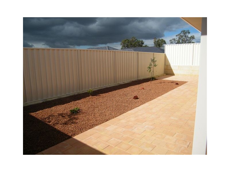 8 Clairault Rise, Pearsall WA 6065