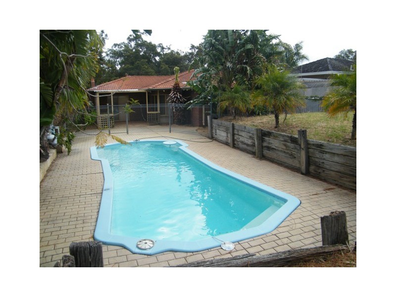 8 Leach Road, Wanneroo WA 6065