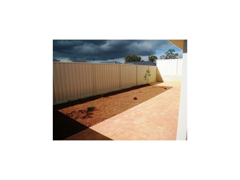 8 Clairault Rise, Pearsall WA 6065