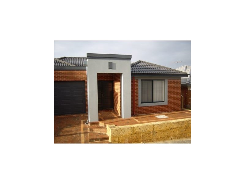 9 Peebles Cross, Sinagra WA 6065