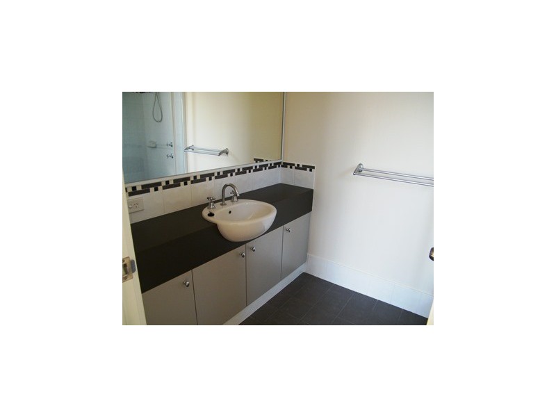 9 Peebles Cross, Sinagra WA 6065