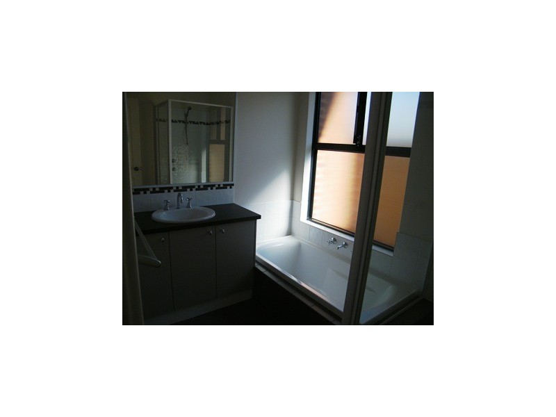 9 Peebles Cross, Sinagra WA 6065