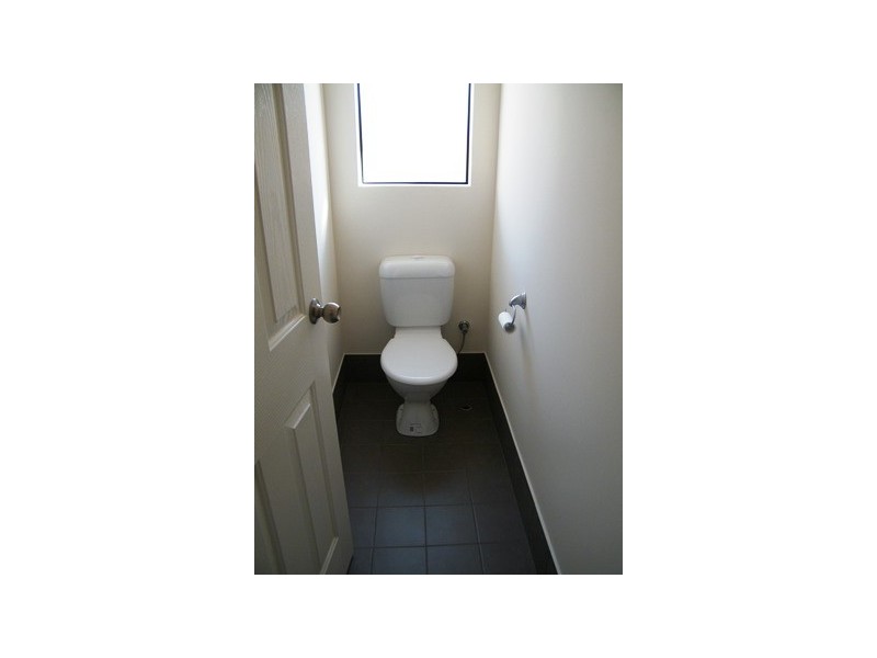 9 Peebles Cross, Sinagra WA 6065