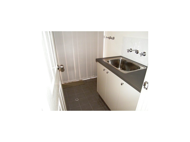 9 Peebles Cross, Sinagra WA 6065