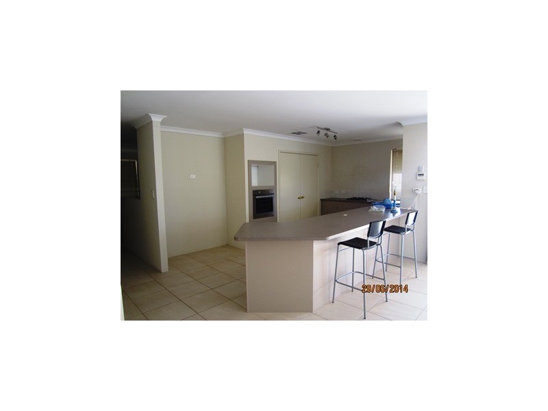 18  Willeroo Chase, Carramar WA 6031