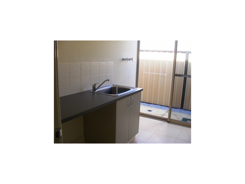 18  Willeroo Chase, Carramar WA 6031