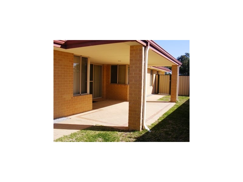 18  Willeroo Chase, Carramar WA 6031