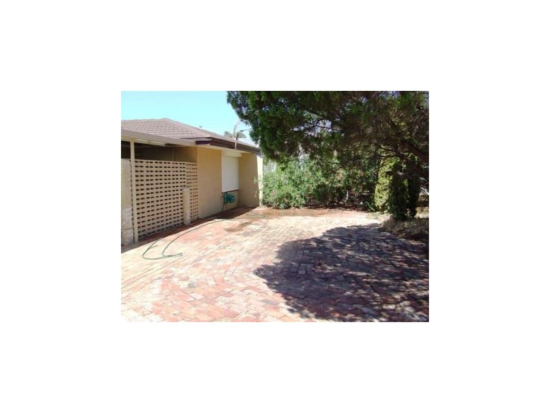 8 Maritana Road, Kallaroo WA 6025