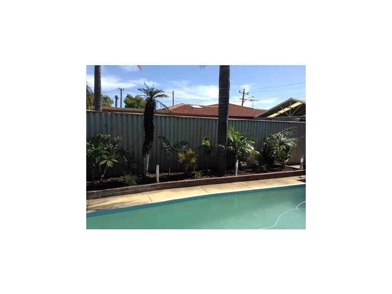 8 Maritana Road, Kallaroo WA 6025