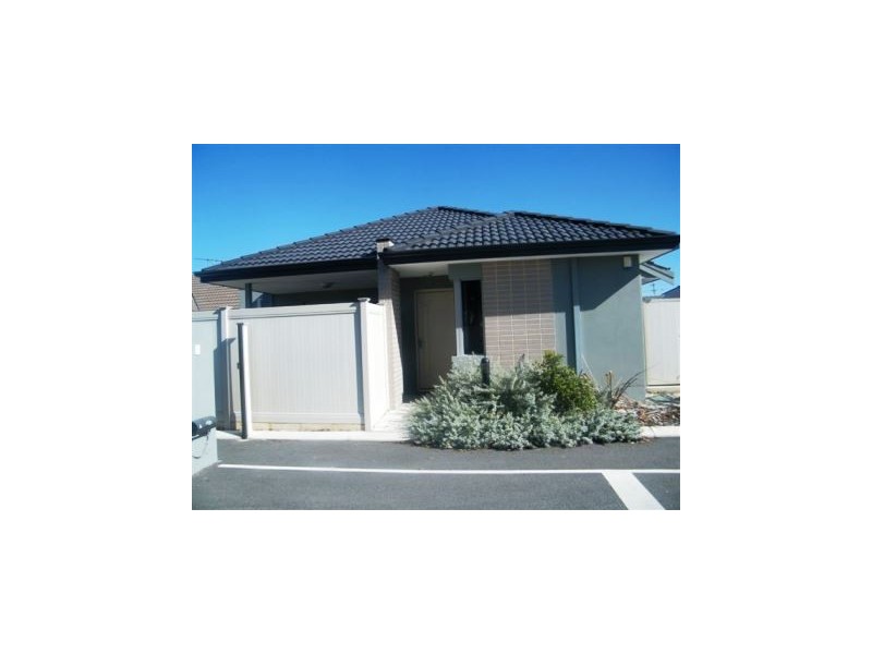 2/17 Wattle Mews, Hocking WA 6065