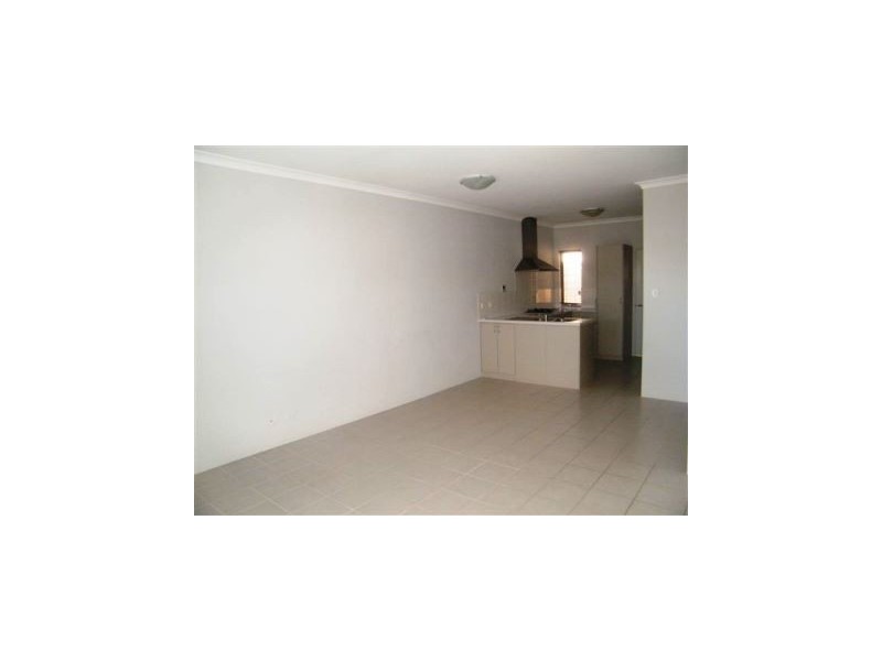 2/17 Wattle Mews, Hocking WA 6065