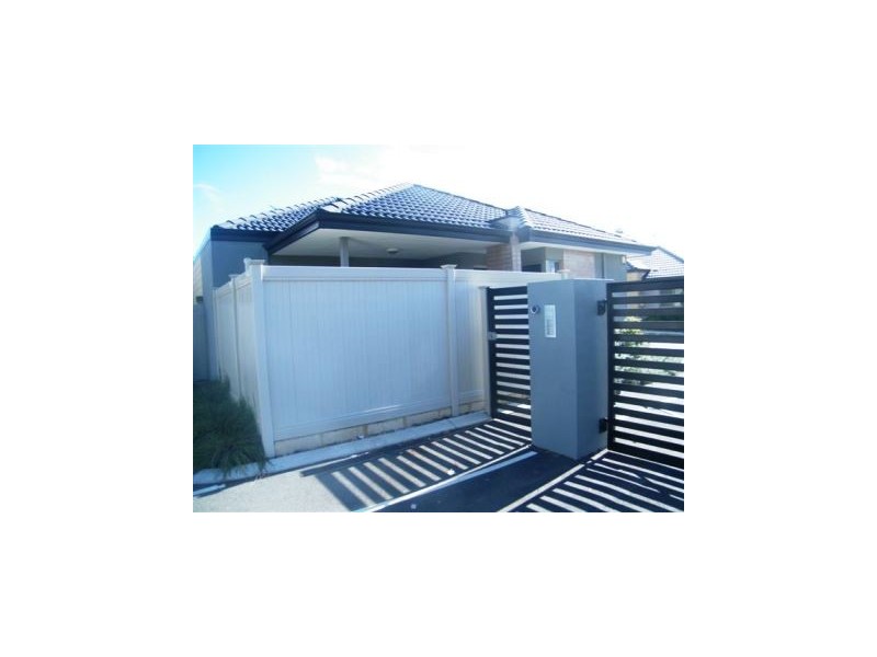 2/17 Wattle Mews, Hocking WA 6065