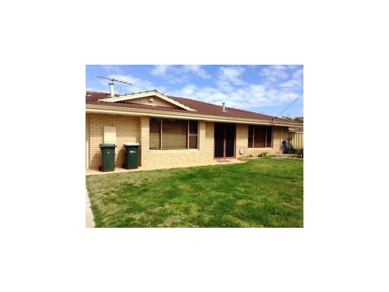 9 Albany Court, Beldon WA 6027