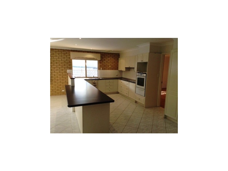 9 Albany Court, Beldon WA 6027