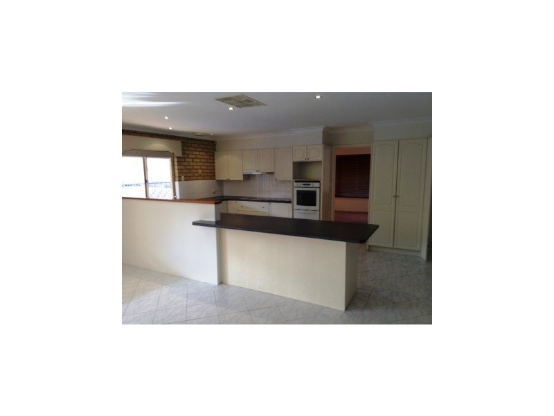 9 Albany Court, Beldon WA 6027