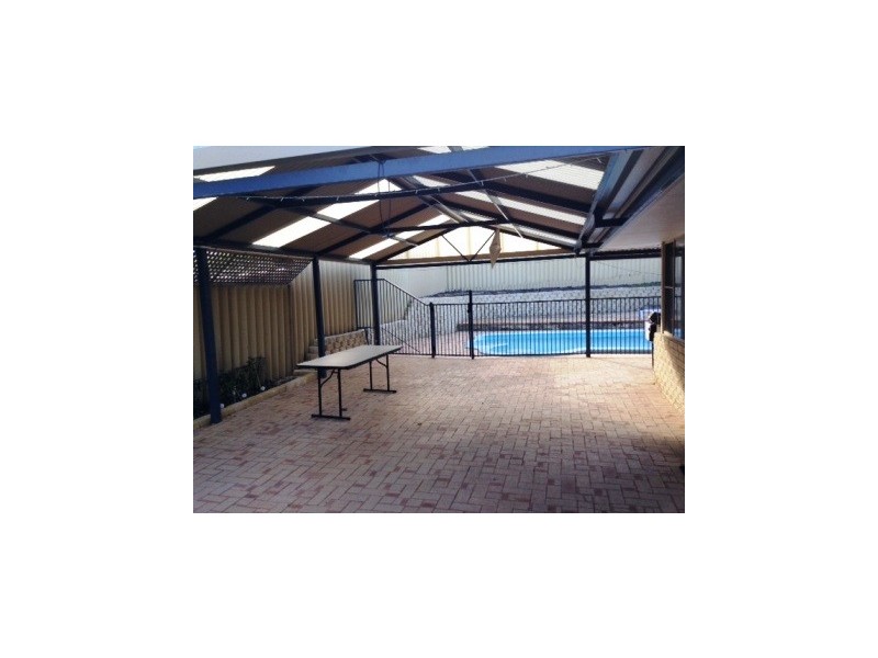 9 Albany Court, Beldon WA 6027