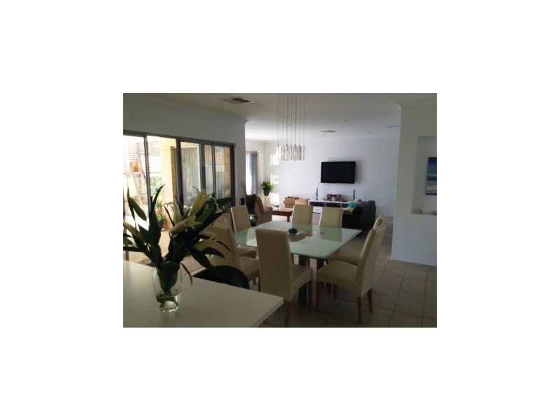 8 Coorong Place, Kallaroo WA 6025