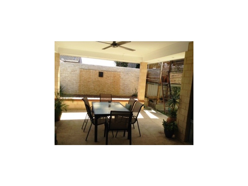 8 Coorong Place, Kallaroo WA 6025