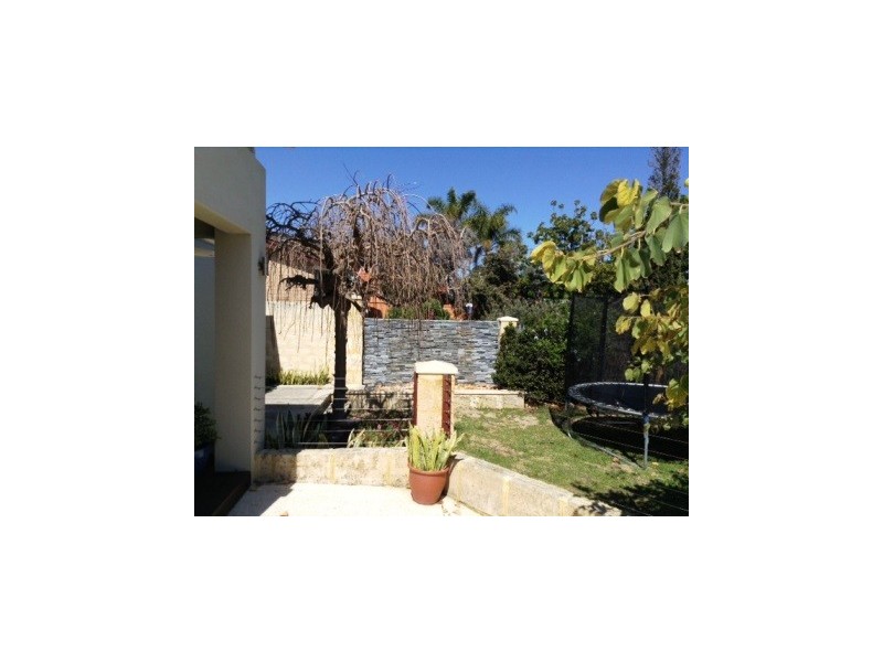 8 Coorong Place, Kallaroo WA 6025