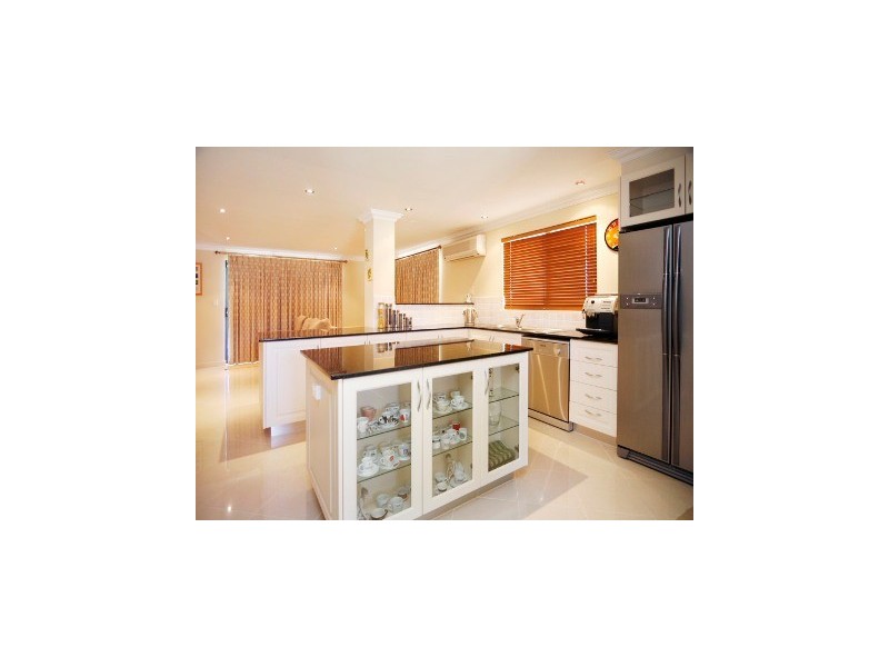 17 Osterley Tce, Darch WA 6065