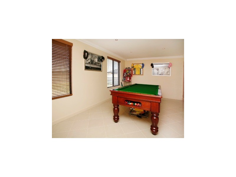 17 Osterley Tce, Darch WA 6065