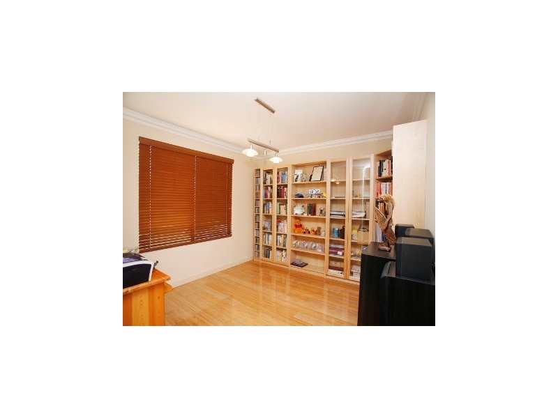 17 Osterley Tce, Darch WA 6065