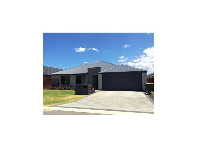 13  Clivia Heights, Sinagra WA 6065