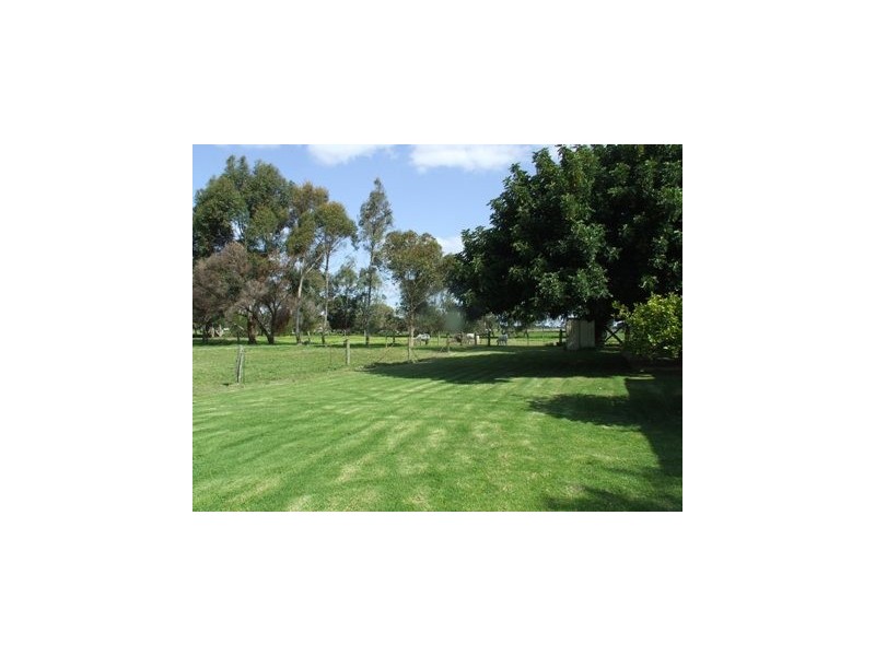 2136 Neaves Road, Bullsbrook WA 6084
