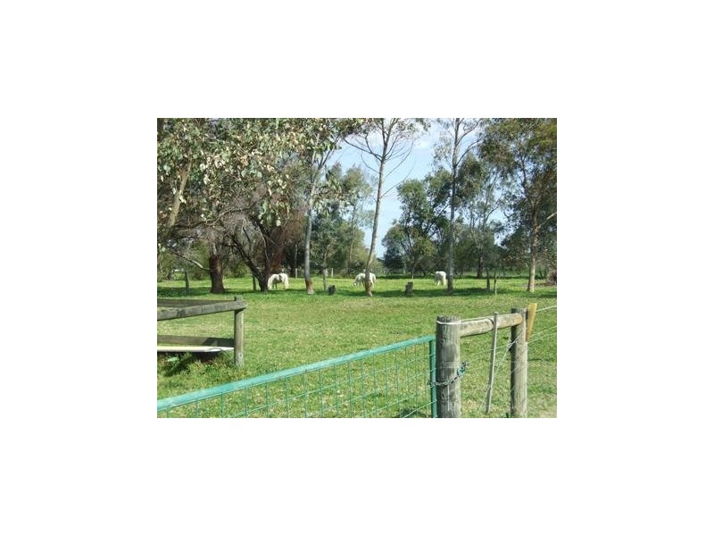 2136 Neaves Road, Bullsbrook WA 6084